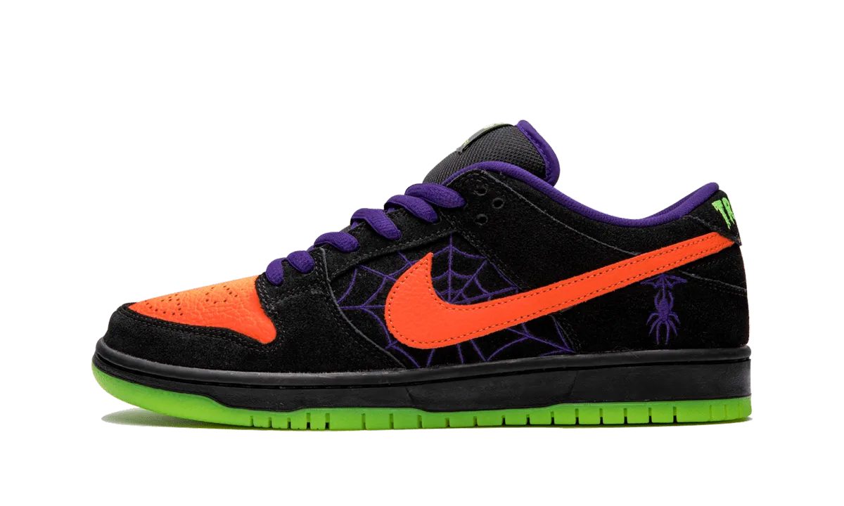 NIKE SB DUNK LOW "NIGHT OF MISCHIEF"